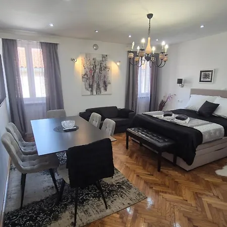 Apartment Deluxe Zoya Centar