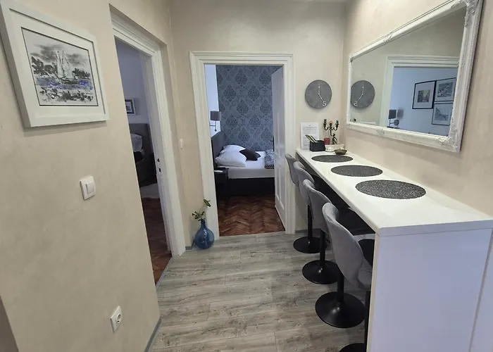 Deluxe Zoya Centar דירה *