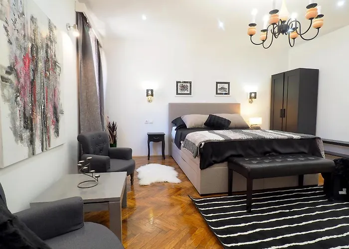 Deluxe Zoya Centar 普拉